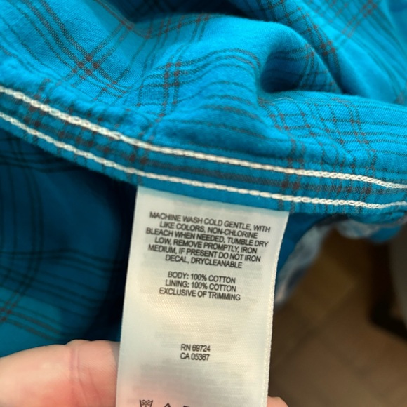 Columbia lined men’s medium long sleeve shirt.  Soft and very good condition. - Picture 9 of 9